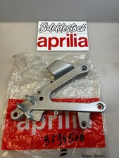 1 platine repose pied droit