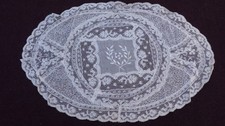 Ancien napperon en dentelle et