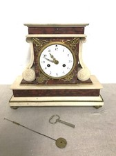 Pendule borne en bronze et