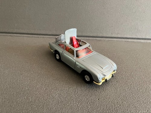 Voiture miniature aston martin - miniature,