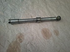 AXE DE ROUE AVANT  KYMCO 250