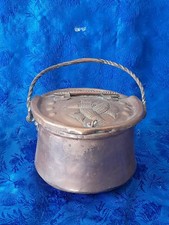 rare chaudron ancien a décor