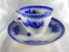 TASSE & SOUS TASSE BLANCHE & BLEUE EN PORCELAINE DE COPELAND ANGLETERRE  