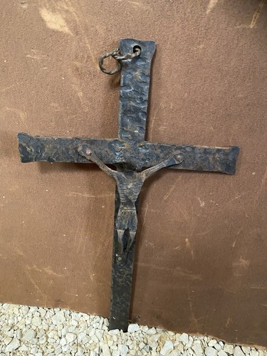 Christ sur croix en fer - , la