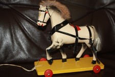 Cheval en bois peint, jouet