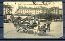 CPA de LYON LA VOITURE AUX CHEVRES  1 pli d'angle                      REFCP3