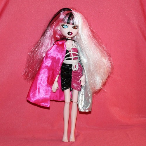 Poupée bratz bratzillaz - poupée,