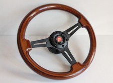 Volant bois noir convient à