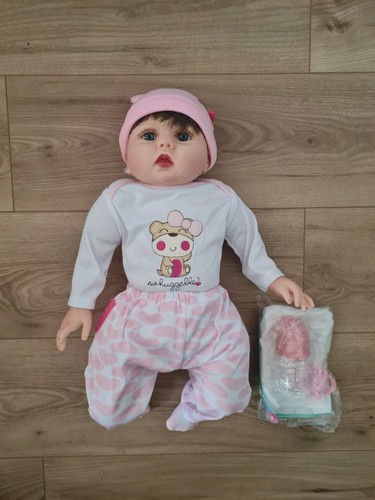 Poupée réaliste yeux bleus