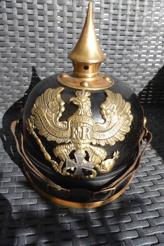 Casque pointe spikehelmet - à,