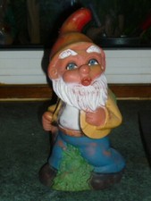 ANCIEN NAIN DE JARDIN ZEHO GNOME MADE IN AUSTRIA LE MARCHEUR BATON ET SAC A DOS