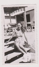 Photo ancienne vintage plage vacances femme bikini enfant rare collection rétro