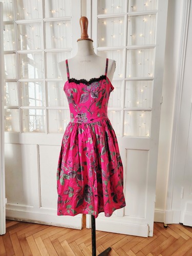 Taille superbe robe rouge - superbe,