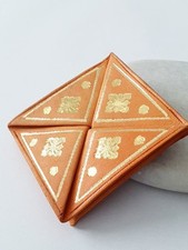 Porte-monnaie en cuir marocain,  artisanal pliable et décoré main – Authentique 