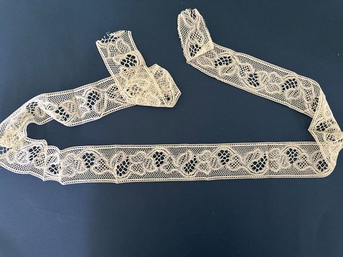 Ancienne dentelle écrue - , à