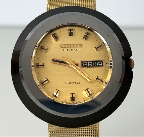 Verre rayé montre bracelet - [verre, rayé]