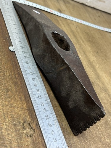 Outil ancien marteau taillant - ancien,