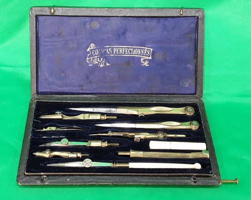 Ancienne boîte compas - de, avec