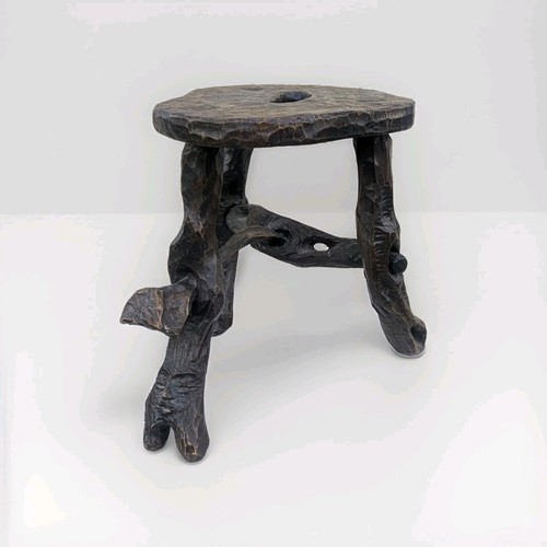 Tabouret brutaliste bois - 50,
