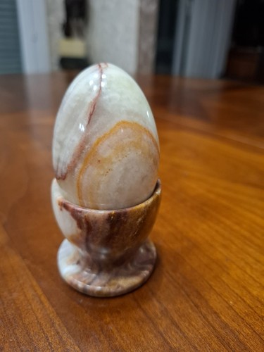 œuf socle pierre - et,