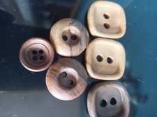 Lot de 5 boutons en bois