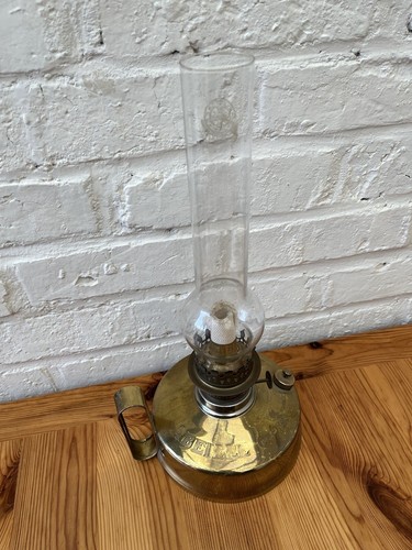 Ancienne lampe petrole - lampe, a