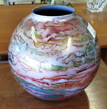 Vase boule en verre laqué