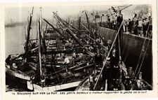 Old postcard BOULOGNE-sur-MER - Le Port-Les small motor boats report (268370)
