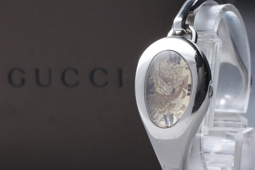 Presque comme neuf montre - [presque,
