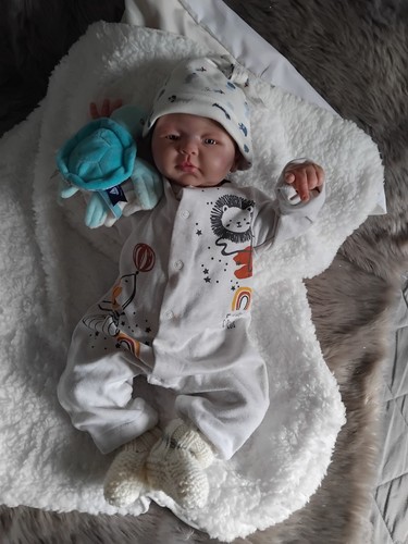 Joli bébé reborn très - reborn ,
