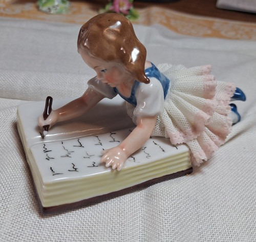 Sujet figurine jeune fille - sujet,