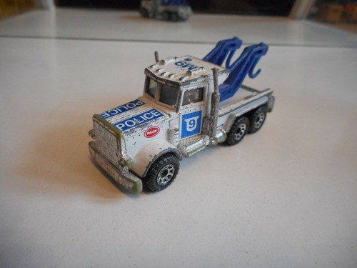 Matchbox peterbilt tow truck - peterbilt,