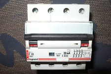 DISJONCTEUR DIFFERENTIEL