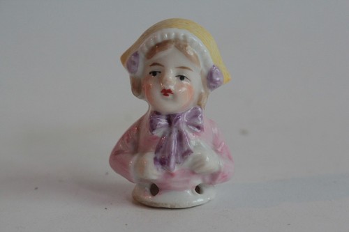 Demi figurine porcelaine