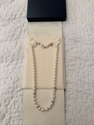 Mikimoto cultured pearl strand - cultured,