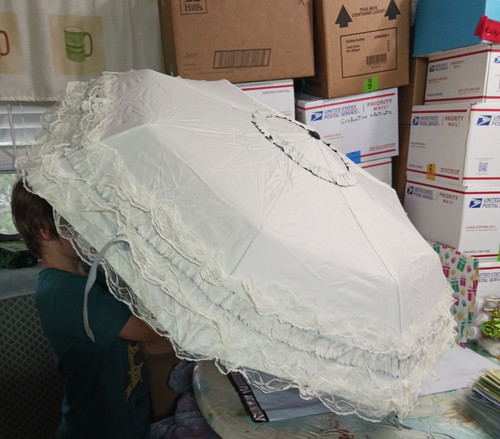 Parasol umbrella with lace
