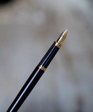 STYLO PLUME CROSS EN RESINE