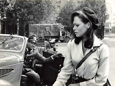 PHOTO CINEMA ACTRESS marie versini dans paris brule t il 1966