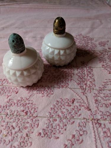 Vtg hobnail diamond point - diamond, milk
