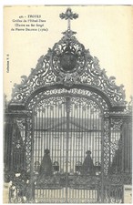 Troyes - Grilles de l'hôtel