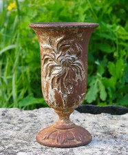 VASE en FONTE, ancien petit