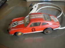voiture porsche 911 en tole vintage teleguidée / filoguidée