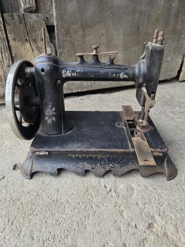 Ancienne machine coudre - ancienne,
