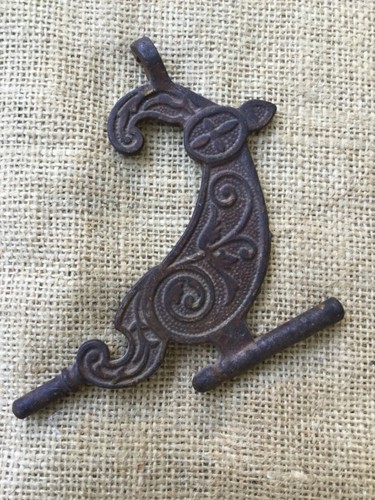 Victorian cast iron oil - cast,
