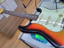 Guitare électrique FENDER