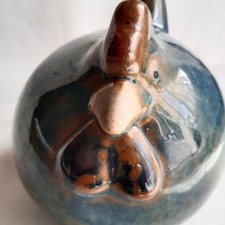 Figurine Poule bleu brun en