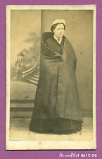 CDV FEMME AVEC COIFFE & DRÔLE