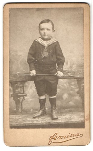 Photographie petit garçon - , en