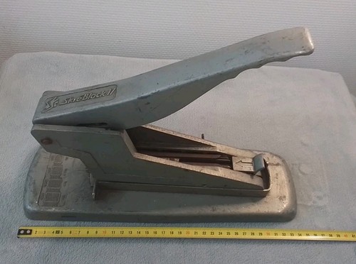 Agrafeuse marque skreblock 17 - agrafeuse,