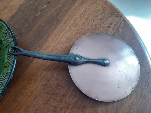 Ancien couvercle cuivre - en,